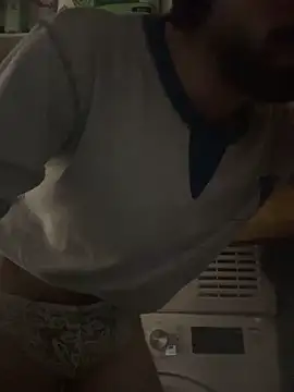 Paapii1098 live sex cam