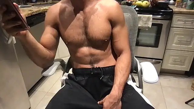 BigGuyMuscle live sex cam