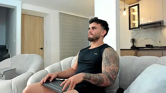 Ricardogo19 live sex cam