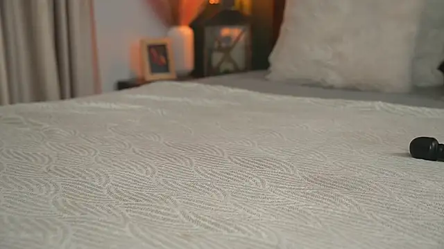 Alyonaqueen_ live sex cam