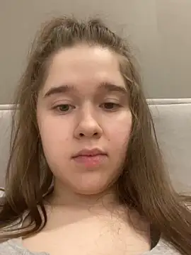 HornyGirlH live sex cam