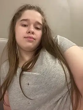 HornyGirlH live sex cam