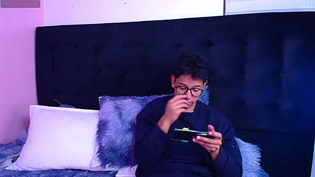 RyanPricee live sex cam