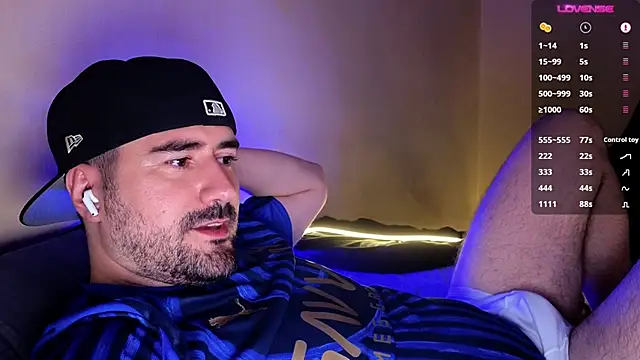 DominantTheo live sex cam