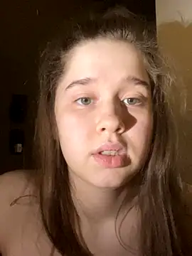 HornyGirlH live sex cam