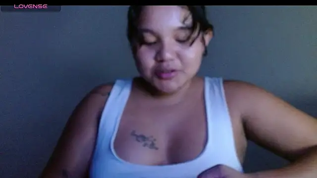 Yourgirl-thaly20 live sex cam