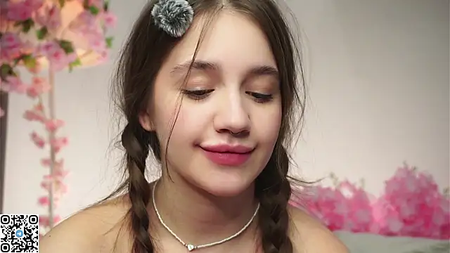 AmiLewis live sex cam