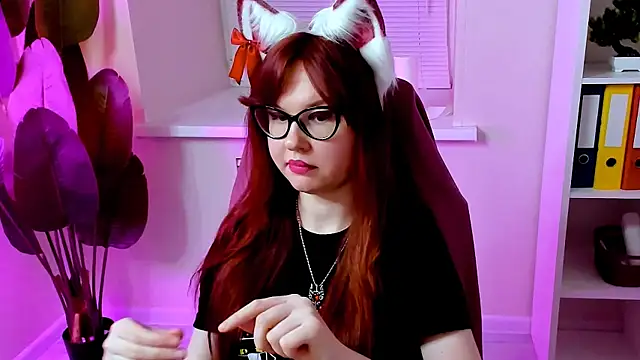 CarolGiggly live sex cam