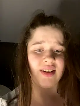 HornyGirlH live sex cam