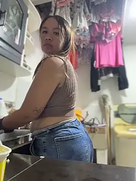 Emiily_lee live sex cam