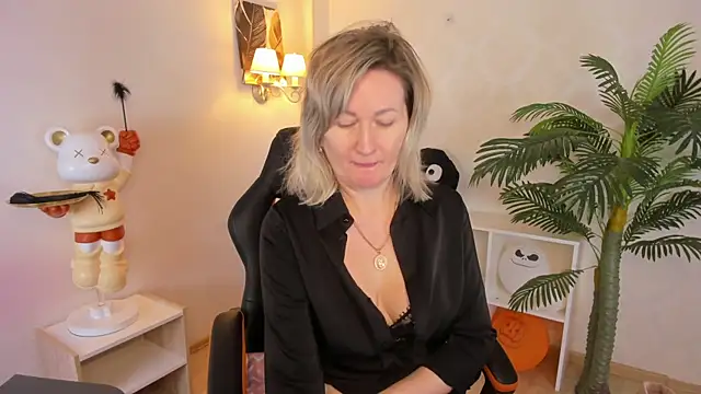 AriFleow live sex cam