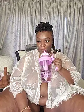 ThickianaRider live sex cam