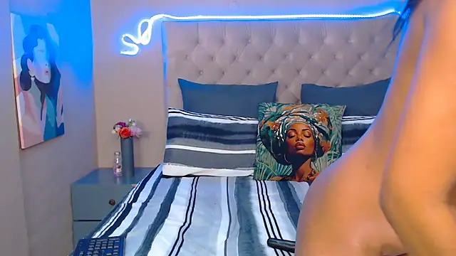 NikkyDangerr live sex cam