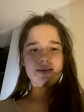 HornyGirlH live sex cam