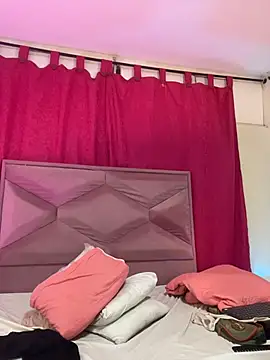 Hopemoretti live sex cam