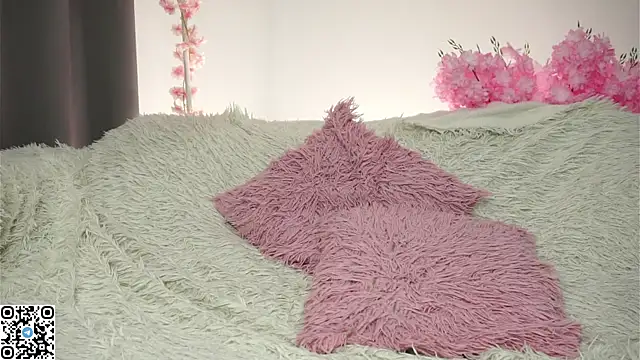 AmiLewis live sex cam