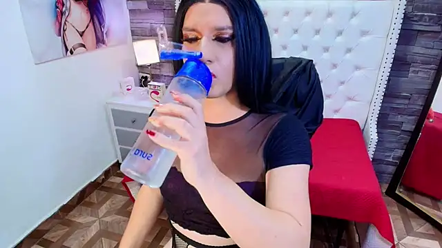 TRINY_TS live sex cam