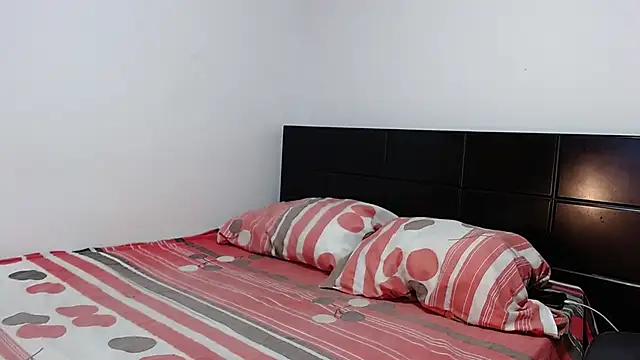 Karljensen33 live sex cam