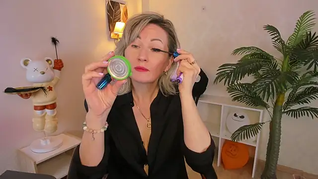 AriFleow live sex cam