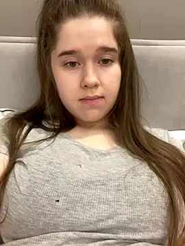 HornyGirlH live sex cam