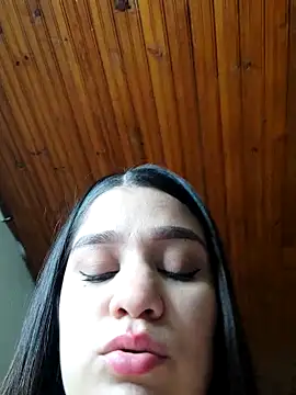 LadyKirk live sex cam