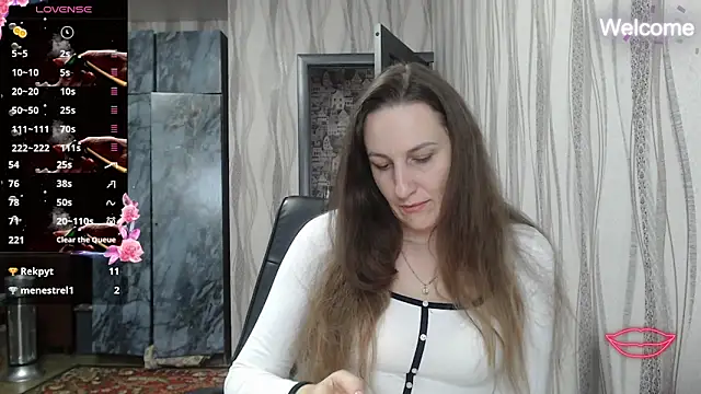 Yevgeshka-Milashka live sex cam