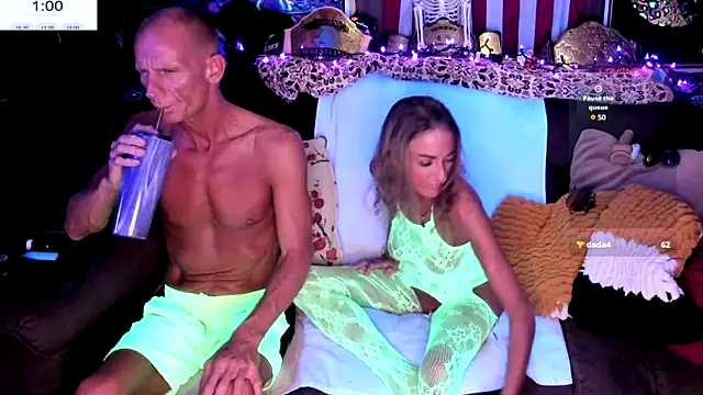 ShannNikkii420 live sex cam