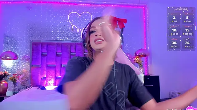 KylieVictoria live sex cam