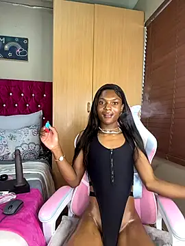 LatoyaPosh live sex cam