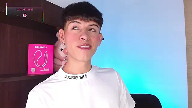 Ezra_Storm live sex cam