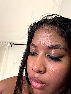 IamCrystal2 live sex cam