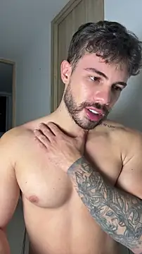 Valenthino_Salvatore live sex cam