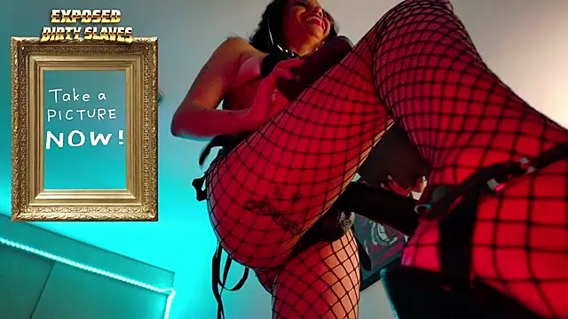 BambiiQueen live sex cam