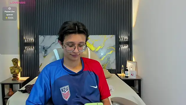 SantiagoRusso18 live sex cam