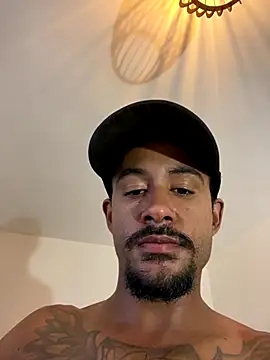 lukaas-69 live sex cam