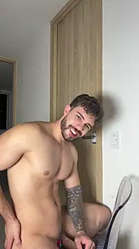 Valenthino_Salvatore live sex cam