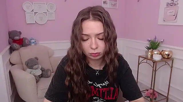 LucySkilar live sex cam