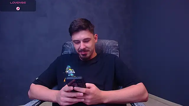 EnzoRace live sex cam