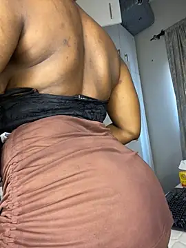 Bustygoddess32 live sex cam