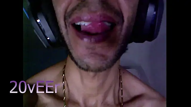 20vEEr live sex cam