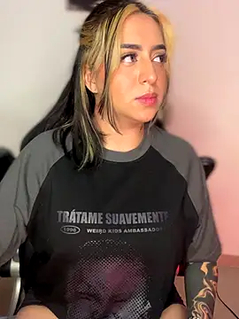 VeloraVyxen_ live sex cam