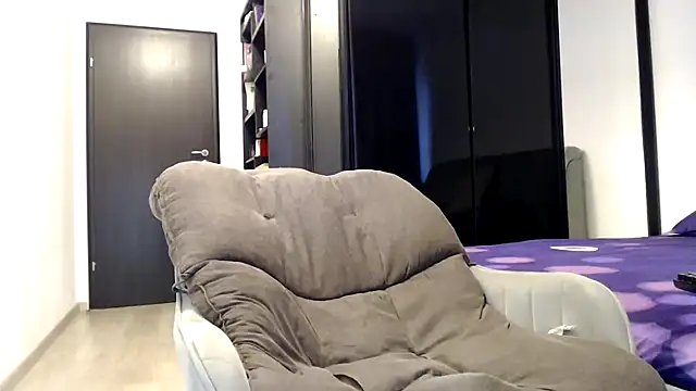 Cyprian86 live sex cam