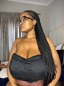 Bustygoddess32 live sex cam