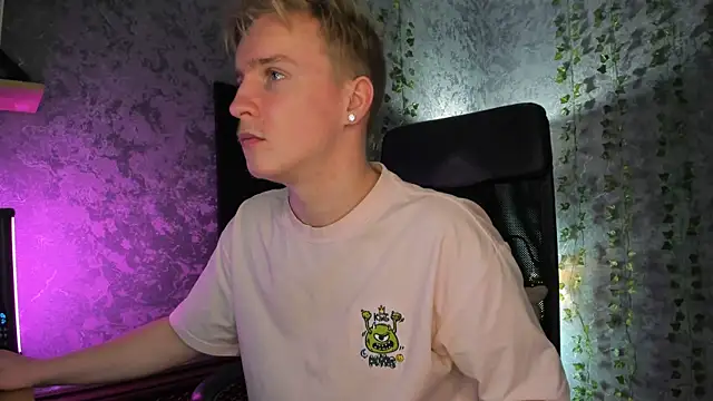 AlexxSweet live sex cam