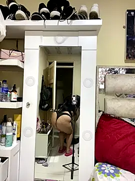 Vliacoooper2 live sex cam