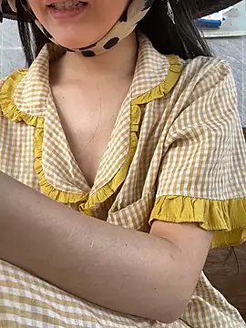 Emily-y live sex cam