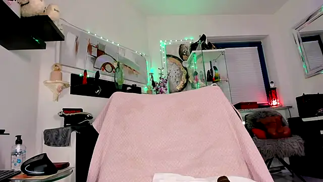 2bigass4_u live sex cam