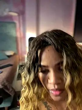 riri_brunnete live sex cam