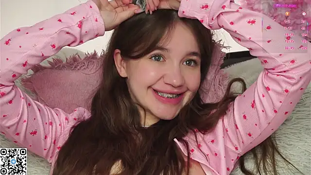 AmiLewis live sex cam