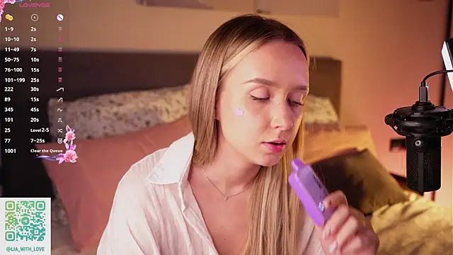 HollisBeckett live sex cam